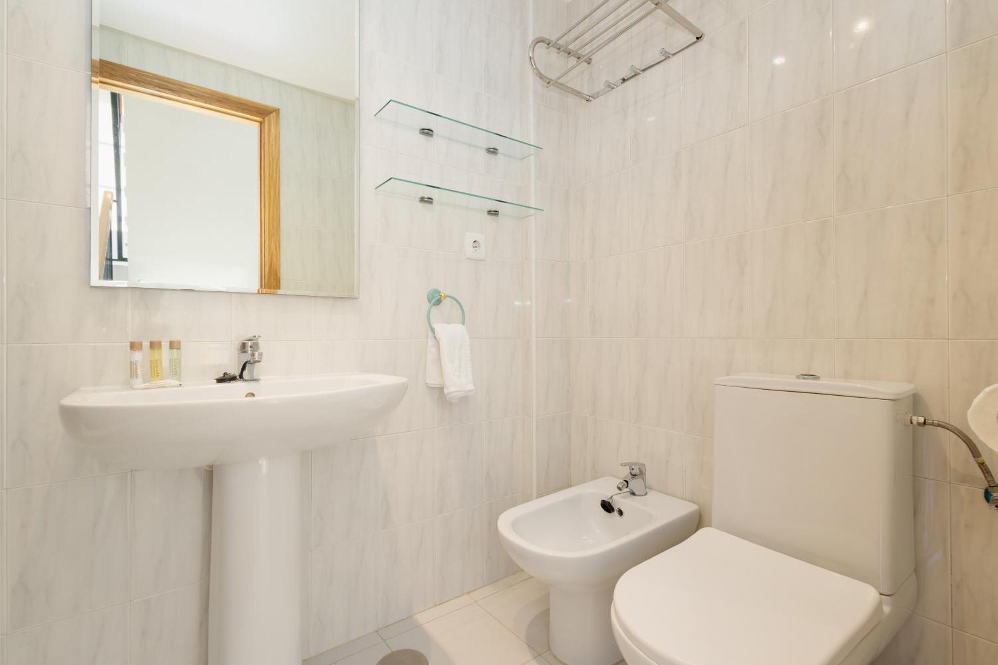 Beautiful Townhouse Walking Distance To The Beach In Costabella, Marbella Buitenkant foto