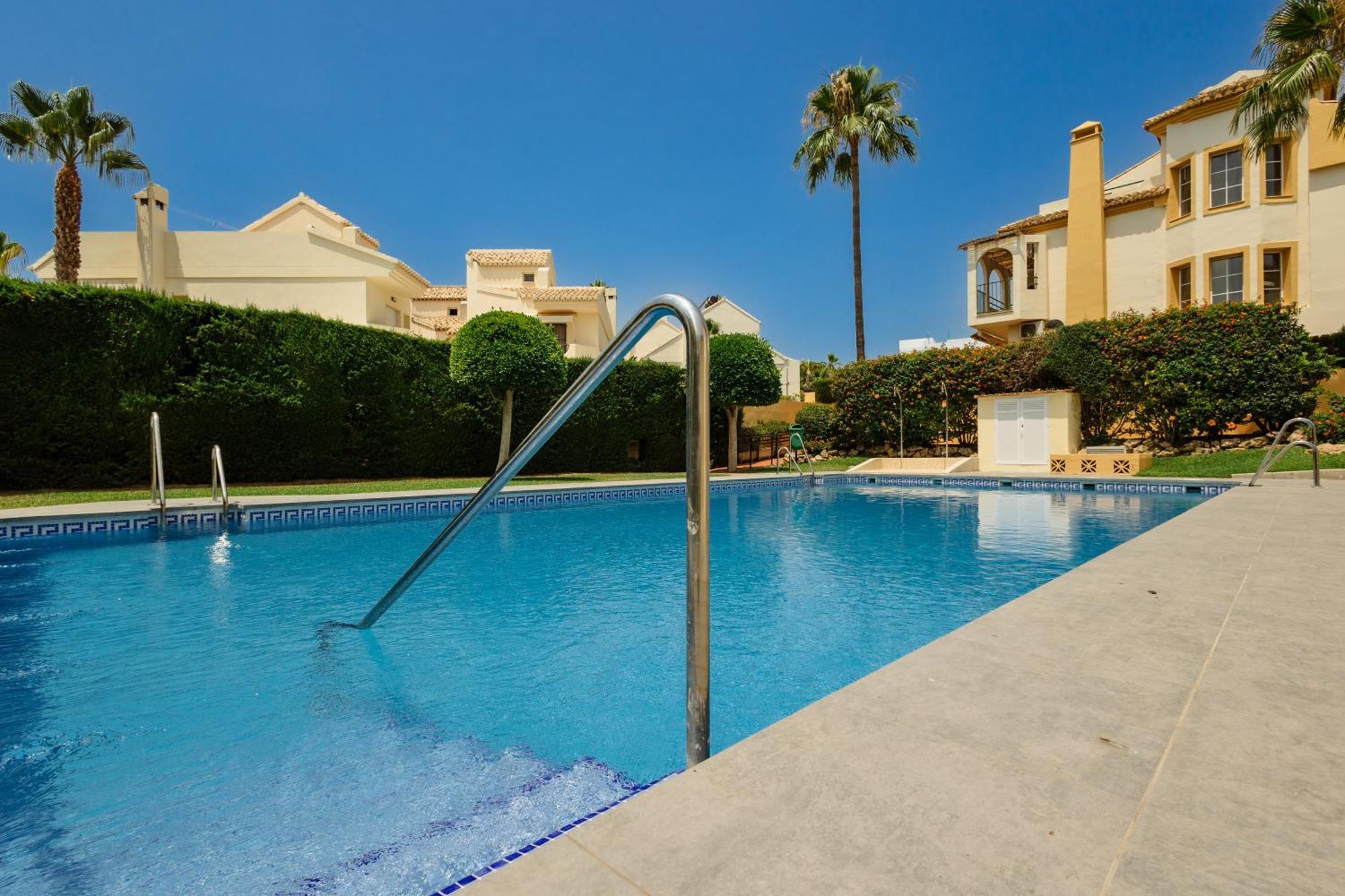 Beautiful Townhouse Walking Distance To The Beach In Costabella, Marbella Buitenkant foto