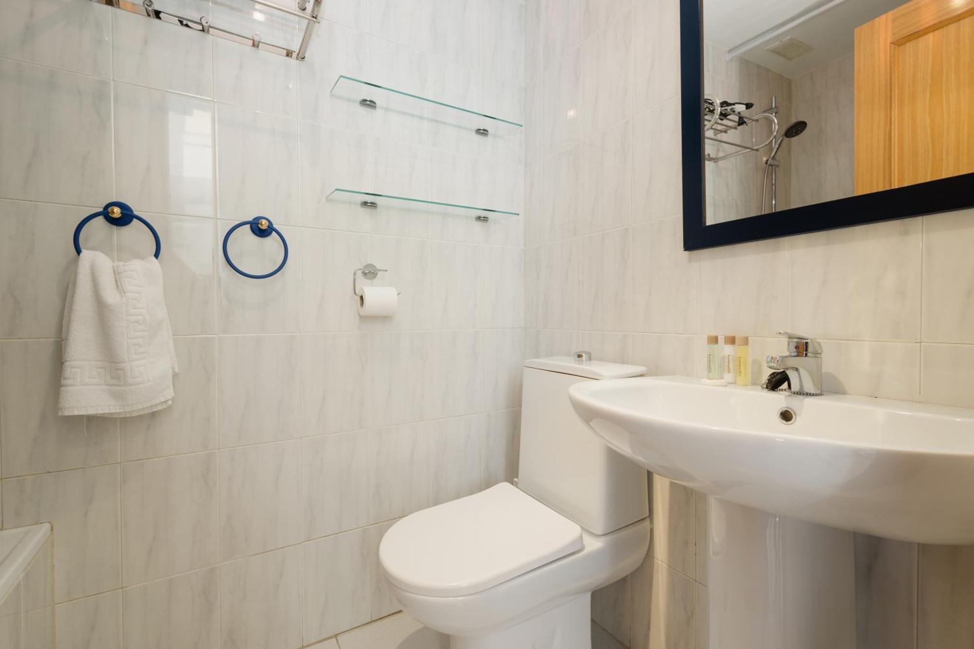 Beautiful Townhouse Walking Distance To The Beach In Costabella, Marbella Buitenkant foto
