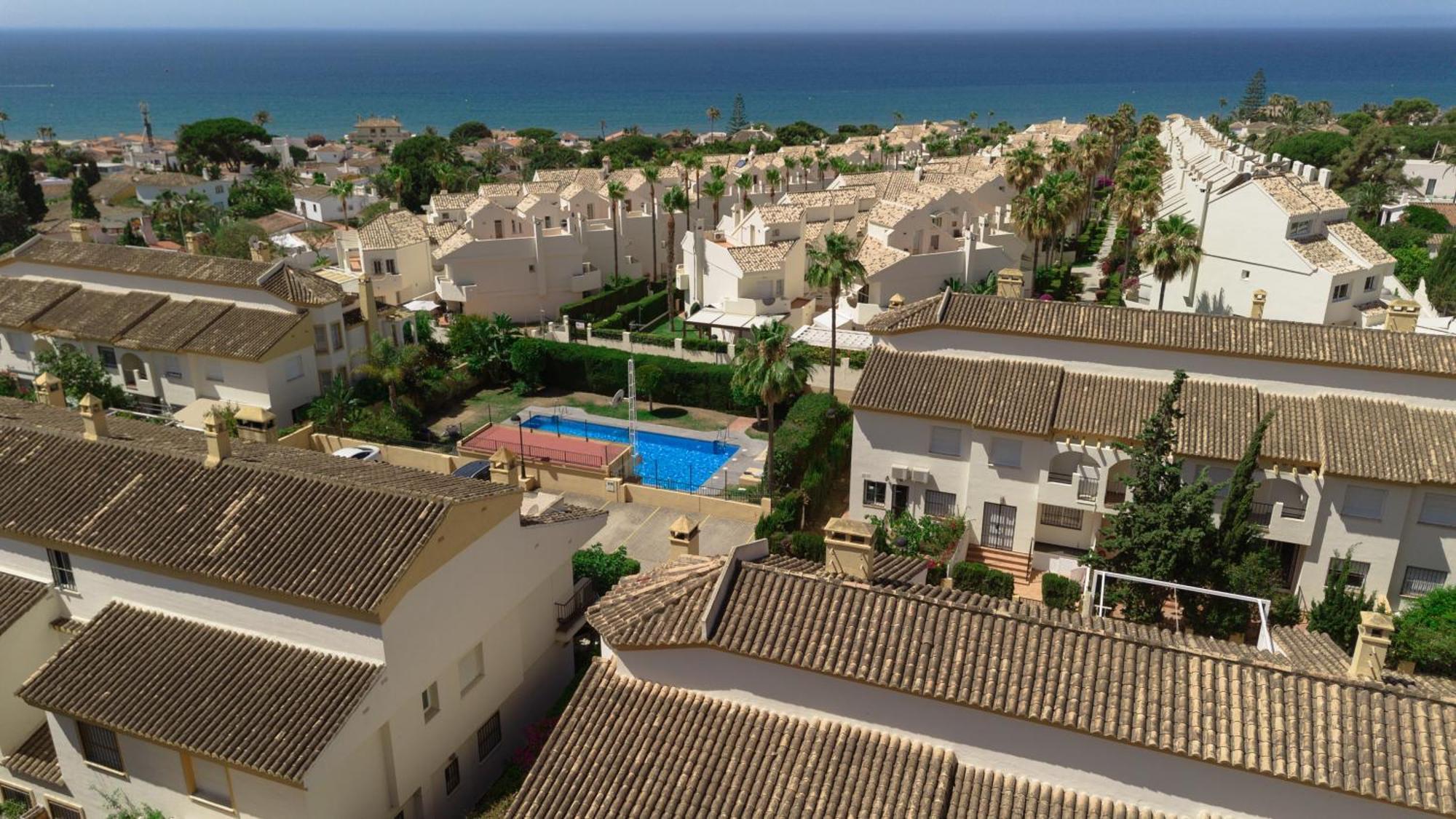 Beautiful Townhouse Walking Distance To The Beach In Costabella, Marbella Buitenkant foto